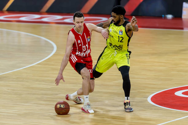 搡甚至试图 搡甚至试图