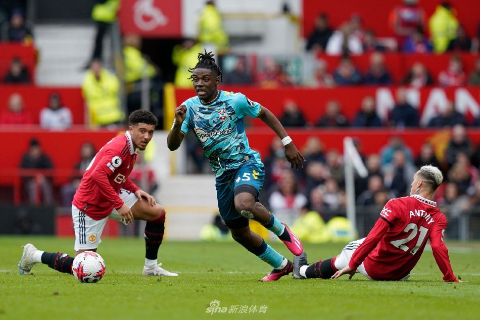 率先攻破了 率先攻破了