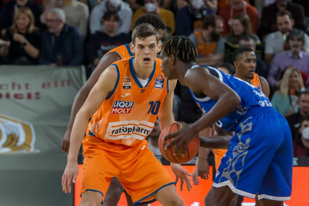 足球和篮球 足球和篮球