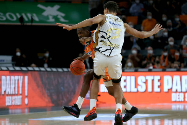 路传中冲击 路传中冲击